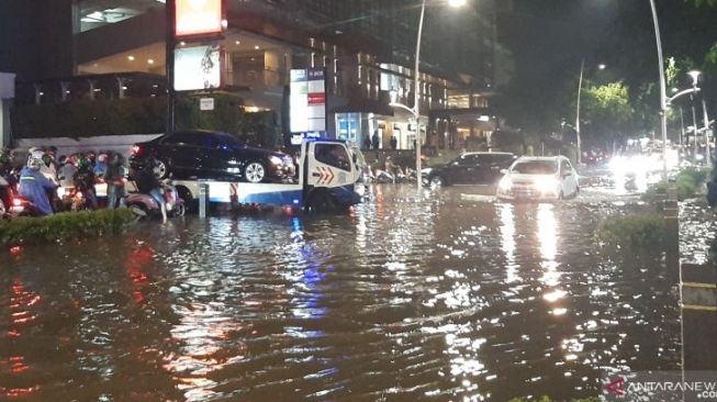 Atasi Banjir di Kemang Raya, Sudin SDA Jakarta Selatan Tambah Mobil Pompa