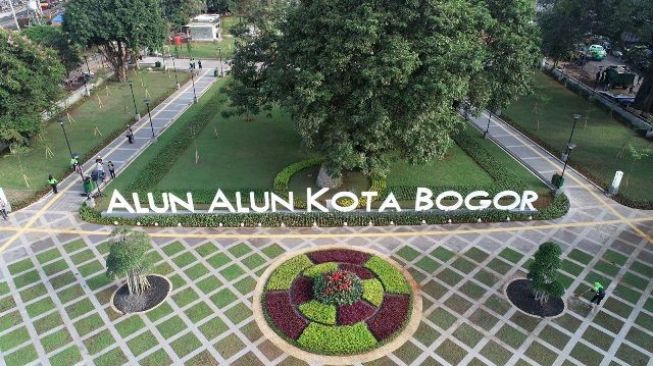 Bersama-sama Pelihara Alun Alun Kota Bogor