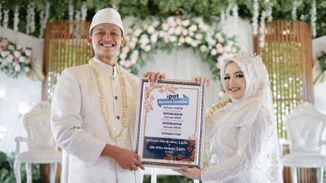 Pria Ini Berikan Mahar Saham sebagai Mas Kawin Pernikahannya