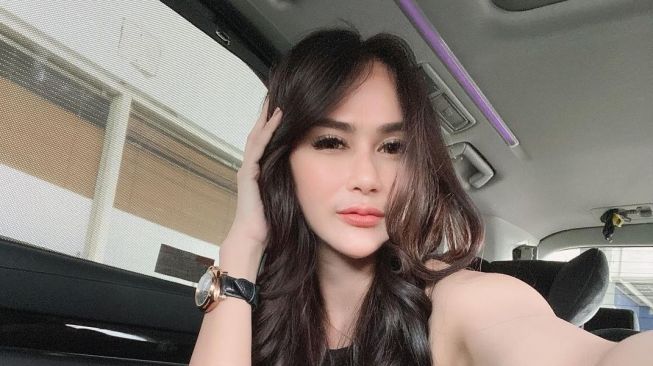 Momen Transformasi Bebizie Jadi Vanessa Angel. (Instagram/@bebizie)