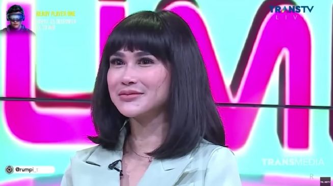 Momen Transformasi Bebizie Jadi Vanessa Angel. (YouTube/TRANS TV Official)