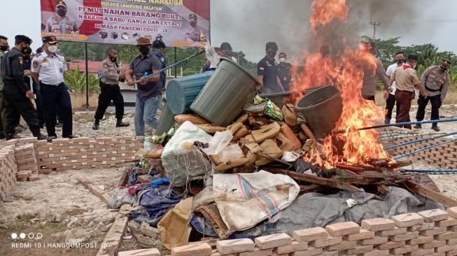 Polres Lampung Selatan Musnahkan Barang Bukti Narkoba Hasil Tangkapan 2 Bulan Terakhir