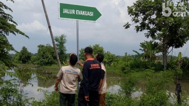 BPBD Pasang Rambu Jalur Evakuasi di 20 Desa Rawan Banjir