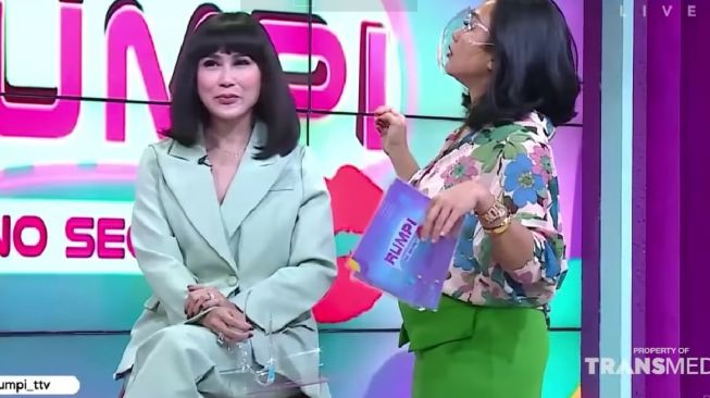 Momen Transformasi Bebizie Jadi Vanessa Angel. (YouTube/TRANS TV Official)