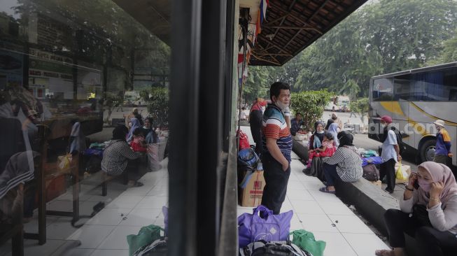 Membludak! Penumpang Bus AKAP di Terminal Kampung Rambutan Naik 100 Persen