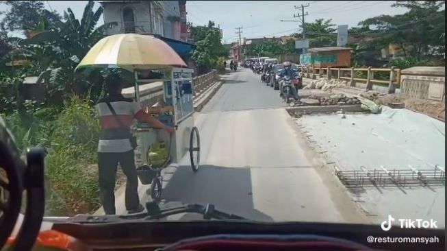 Viral Pedagang Siomay Lapor Polisi Ngaku Ketipu Pelanggan Rp4,2 Juta