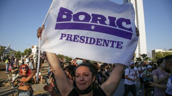 Pendukung Gabriel Boric di Pilpres Chile. (Foto: AFP)