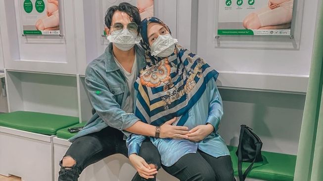 Potret Fairuz A Rafiq Hamil Hingga Melahirkan. (Instagram/@fairuzarafiq)