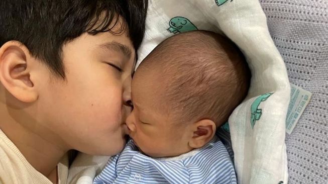 Rafathar dan Rayyanza Malik Ahmad. [Instagram/raffinagita1717]