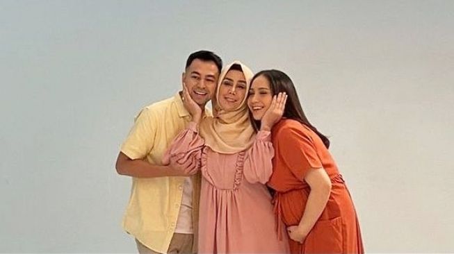 Raffi Ahmad, Amy Qanita, Nagita Slavina. [Instagram/amy_r_qanita]