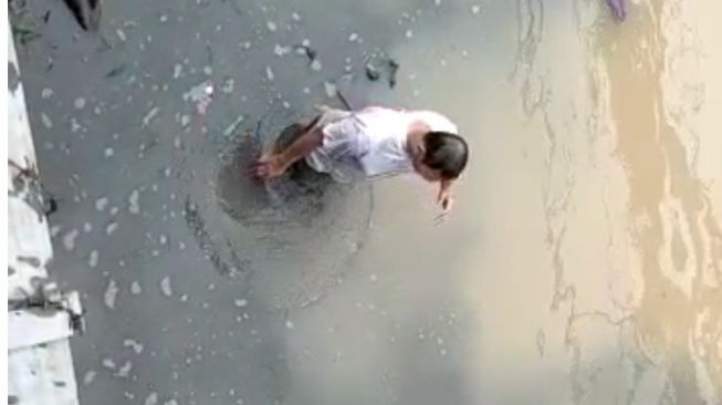 Pria Asal Cilacap Coba Bunuh Diri Terjun ke Sungai di Tegal, Endingnya Justru Lucu