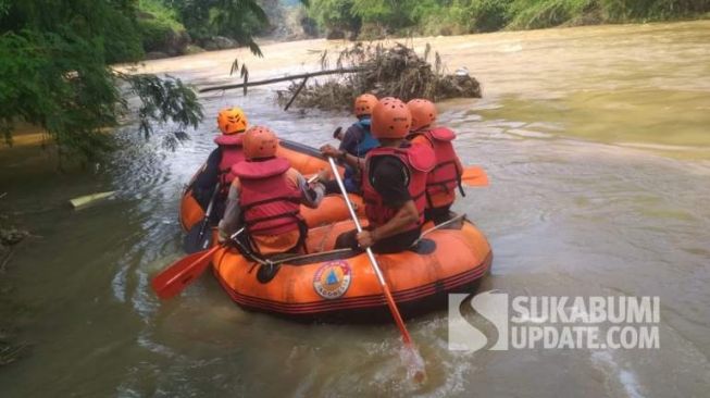 Tim SAR Alami Insiden saat Cari Abdul Rohman di Sungai Cibubuay