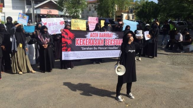 Pemerkosaan-Pelecehan Seksual Marak di Aceh, Emak-emak Demo Kantor DPRA