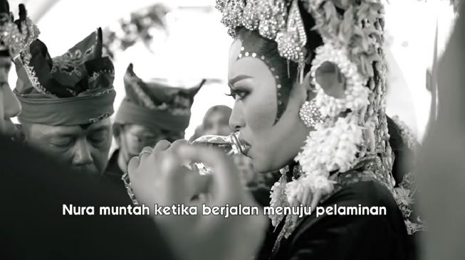 Momen ngunduh mantu Danang DA. [YouTube/DANANG OFFICIAL]