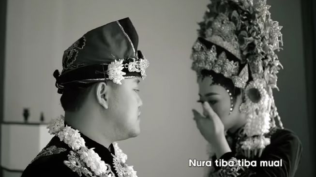 Momen ngunduh mantu Danang DA. [YouTube/DANANG OFFICIAL]