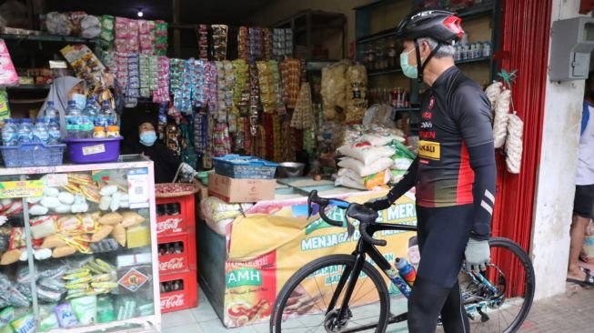 Gowes ke Pasar, Ganjar Soroti Harga Bahan Pokok Naik Jelang Natal