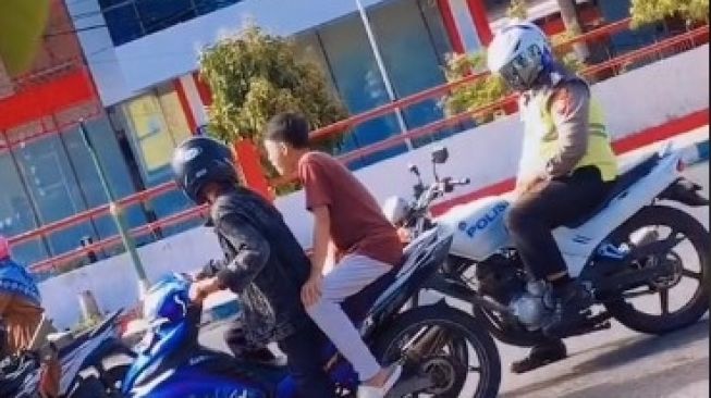 Tak Pakai Helm saat Ketemu Polisi, Nasib Pengendara Ini Dapat 'Pengalaman Berharga'