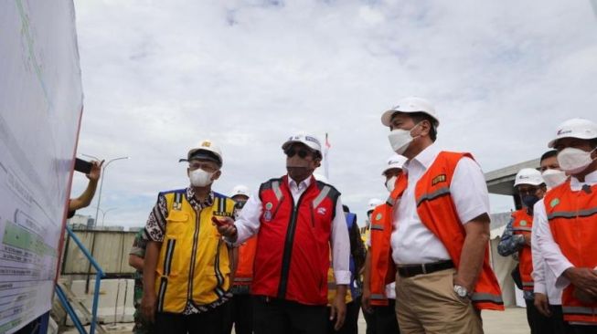 Menko Luhut Heran Masyarakat Daerah Marah-marah ada TKA, Tapi Pendidikannya Rendah