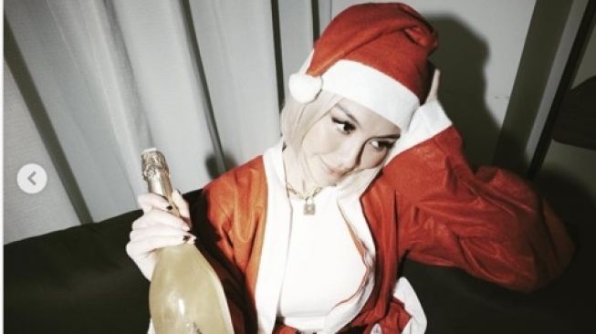 Agnes Monica alias Agnez Mo merayakan Natal di Los Angeles. [Instagram]