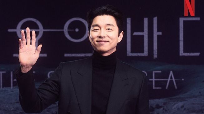 Gong Yoo di The Silent Sea. [Instagram/netflixkr]