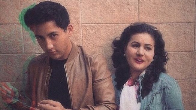 Aron Ashab dan ibunda. [Instagram/@aronashab]