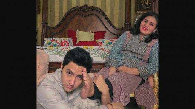 Aron Ashab dan ibunda. [Instagram/@aronashab]