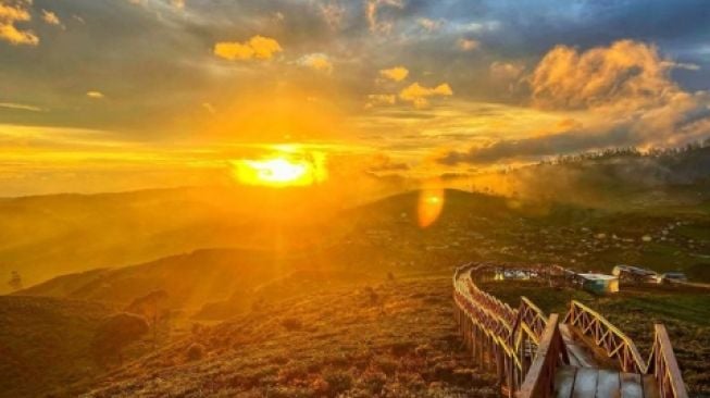 Taman Langit Pangalengan, Tawarkan Sensasi Wisata Serasa di Atas Awan