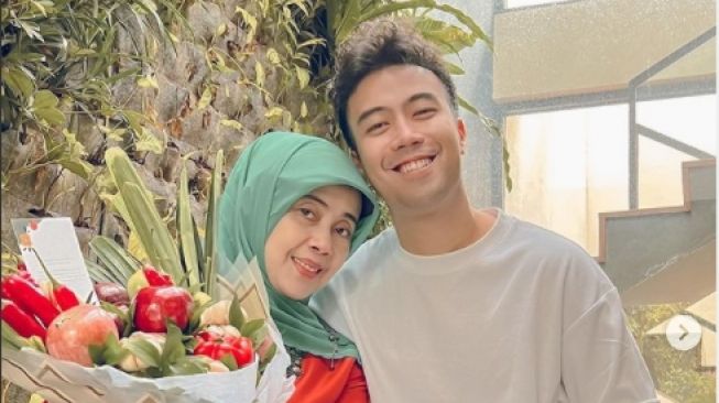 Besbarini, ibu Vidi Aldiano [Instagram/@vidialdiano]