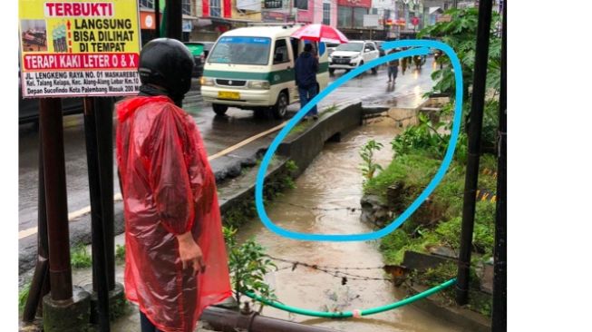 Terseret Arus Banjir Palembang, Emak-emak Dilaporkan Hilang