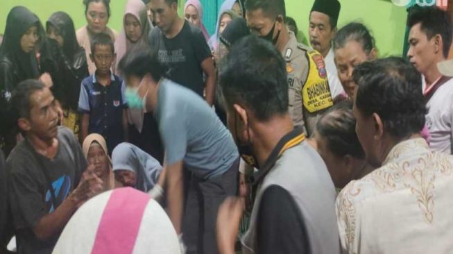 Pemuda Ini Ditemukan Tewas Terapung di Pinggir Laut, Padahal Pamitnya Mancing