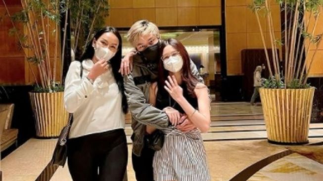 Kalina Oktarani dan Azka Corbuzier. [Instagram/kalinaoctaranny]