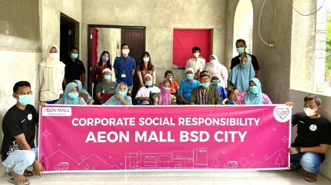 Aeon Mall BSD City Berbagi dengan Penghuni Panti Wreda