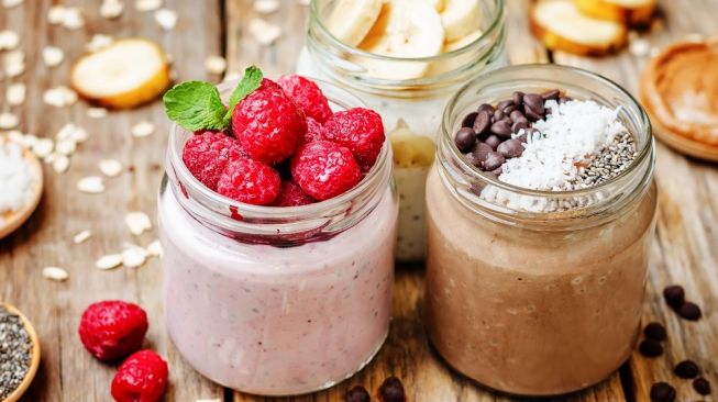 Ilustrasi aneka overnight oats (Envato Elements)