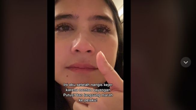 Prilly Latuconsina Nangis Saat Nonton Layangan Putus, Ini Reaksi Reza Rahadian