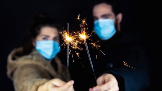 6 Tips Aman Merayakan Tahun Baru 2022 di Masa Pandemi
