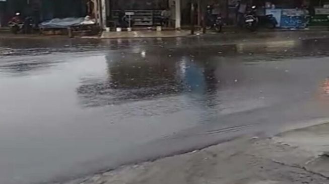 Geger Hujan Es di Tasikmalaya, Warga Teriak Allahu Akbar