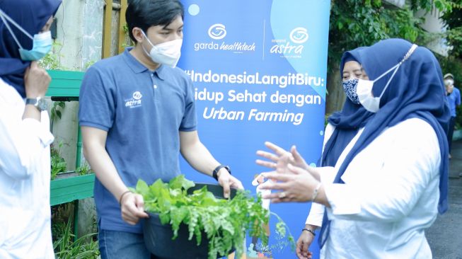 Mencapai #IndonesiaLangitBiru dengan Kurangi Asap Kendaraan dan Giatkan Urban Farming