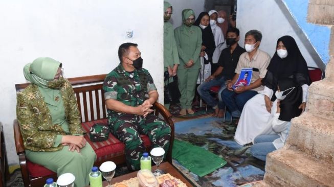 Datangi Rumah Salsabila dan Handi, KSAD Dudung Minta Maaf dan Janji Kawal Proses Hukum