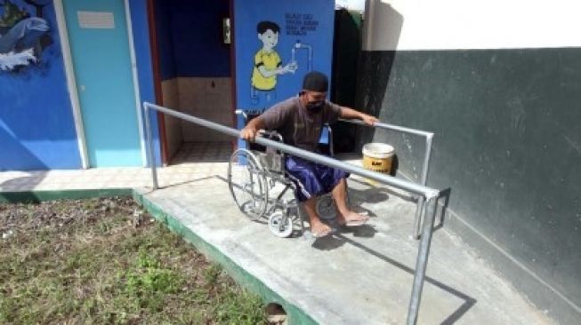 Penyandang disabilitas di fasilitas Pamsimas. (Istimewa)