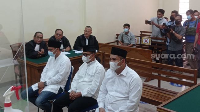 Dibacakan Putusan, Terdakwa Pengeroyokan Perawat Puskesmas Kedaton Zikir Pakai Tasbih