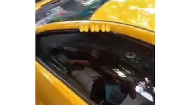 Viral Bawaan Mobil Lamborghini yang Sedang Parkir Jadi Sorotan, Netizen: MasyaAllah