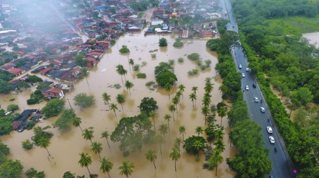 Penampakan Banjir Besar Di Brasil: Ratusan Kota Terendam, Jembatan Utama Jebol