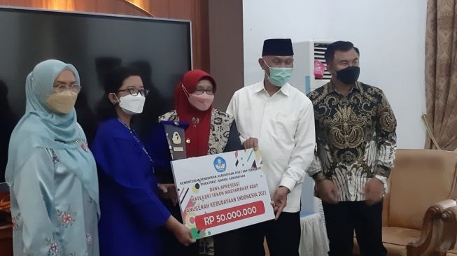 5 Pelaku Budaya Terima Anugerah Kebudayaan Bidang Kepercayaan terhadap Tuhan YME