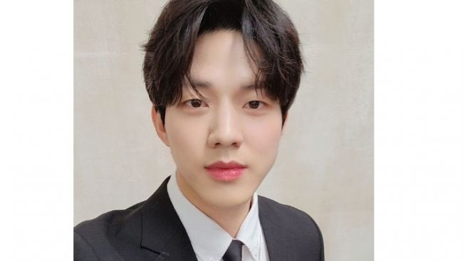 Dowoon Didesak Keluar dari DAY6 Gara-Gara Dianggap Pro-Presiden Korsel, Agensi Tak Tinggal Diam