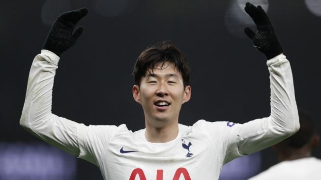 Penyerang Timnas Korea Selatan, Son-Heung min saat memperkuat klubnya, Tottenham Hotspur. [ADRIAN DENNIS / AFP]