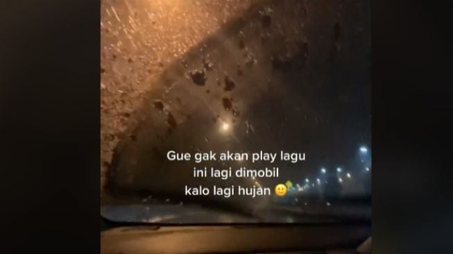 Honda Jazz alami kecelakaan, pemobil mengaku gara-gara lagu Tokyo Drift diputar di alam kabin (TikTok)