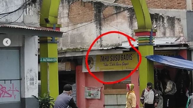 Viral Keluhan Warga Risih Baca Nama Kedai Tahu Susu, Keluhannya Tuai Perdebatan