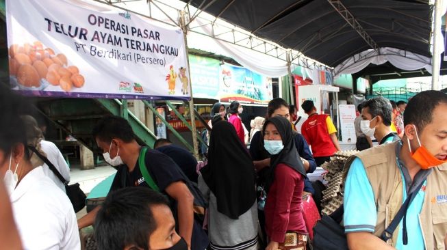 Kementerian Perekonomian RI Gandeng BUMN Berdikari Lakukan Operasi Pasar