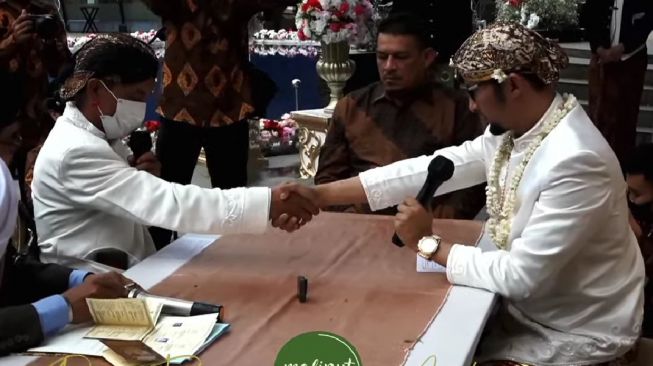 Akad Nikah Roro Fitria (YouTube/me Liput)