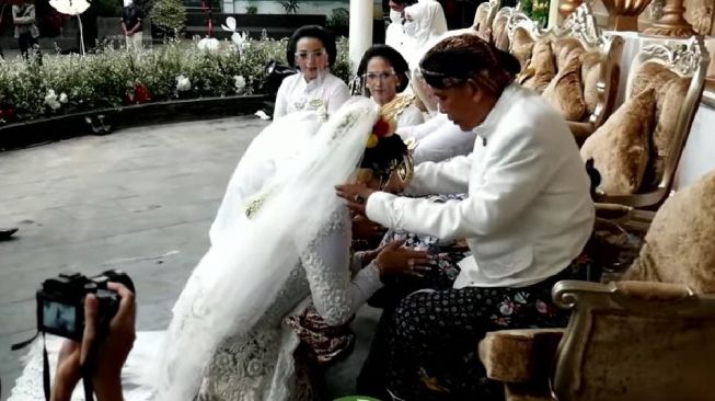 Akad Nikah Roro Fitria (YouTube/me Liput)